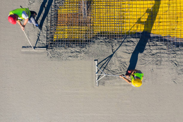 Best Concrete Pool Decks in Boling, TX